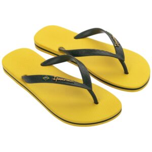 Ανδρικές σαγιονάρες Ipanema 26302 σε κίτρινο-πράσινο χρώμα με τη σημαία της Βραζιλίας στα λουράκια.