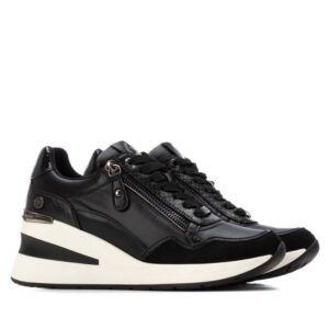 XTI 144382 μαύρα γυναικεία sneakers με πλαϊνό φερμουάρ και λευκή πλατφόρμα