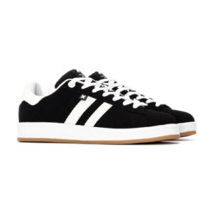 Ανδρικά μαύρα sneakers XTI 144546 με λευκές λεπτομέρειες και αντιολισθητική σόλα, ιδανικά για casual καθημερινό στυλ.