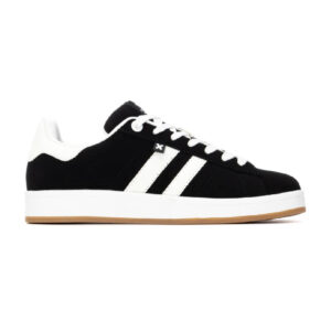 Ανδρικά μαύρα sneakers XTI 144546 με λευκές λεπτομέρειες και αντιολισθητική σόλα, ιδανικά για casual καθημερινό στυλ.