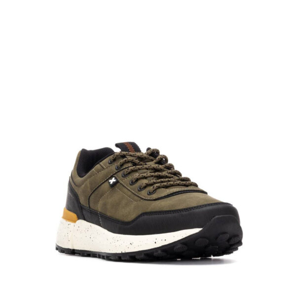 Λεπτομέρεια υλικού στα ανδρικά sneakers XTI 144693 Χακί
