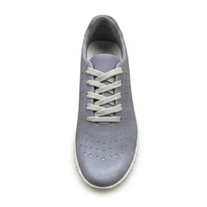 Γυναικείο μπλε δερμάτινο sneaker IMAC 106110 με διάτρητο σχέδιο και λευκή σόλα.