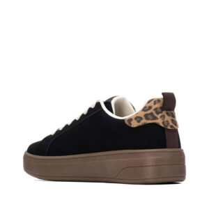 Xti 146270 ανατομικά αδιάβροχα γυναικεία sneakers σε μαύρο χρώμα με λεοπάρ παραλλαγή και πάτο Memory Foam